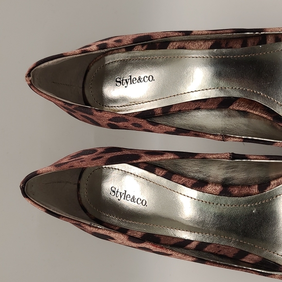 Heels - Picture 2 of 5